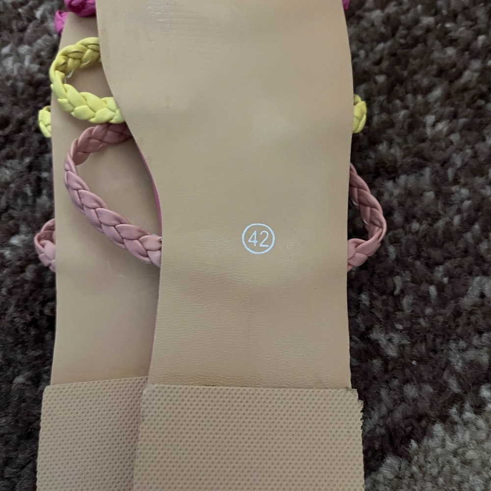 Sandals - Picture 3 of 3